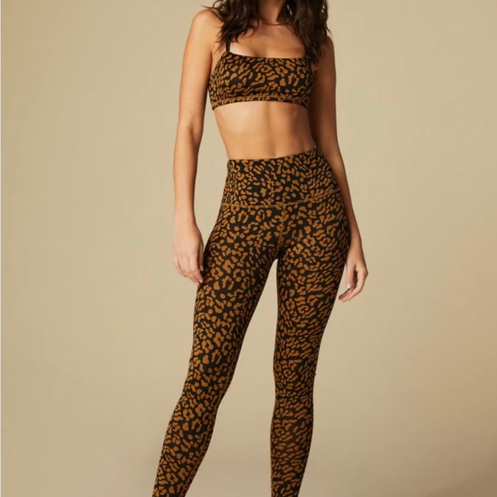 Tan + Lines leggings size small
